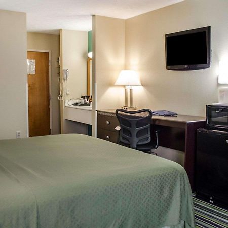 Quality Inn & Suites Medina - Akron West Buitenkant foto