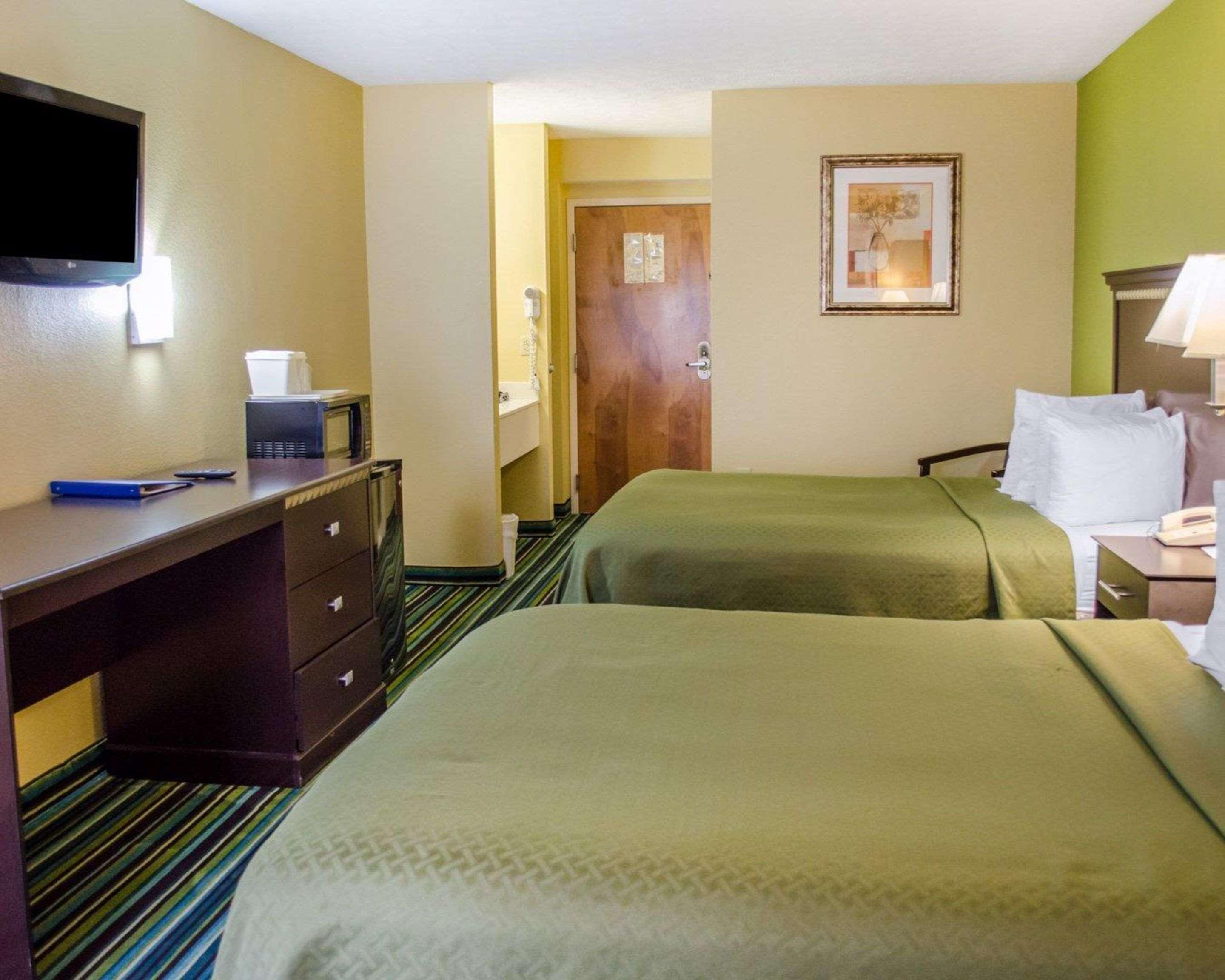 Quality Inn & Suites Medina - Akron West Buitenkant foto