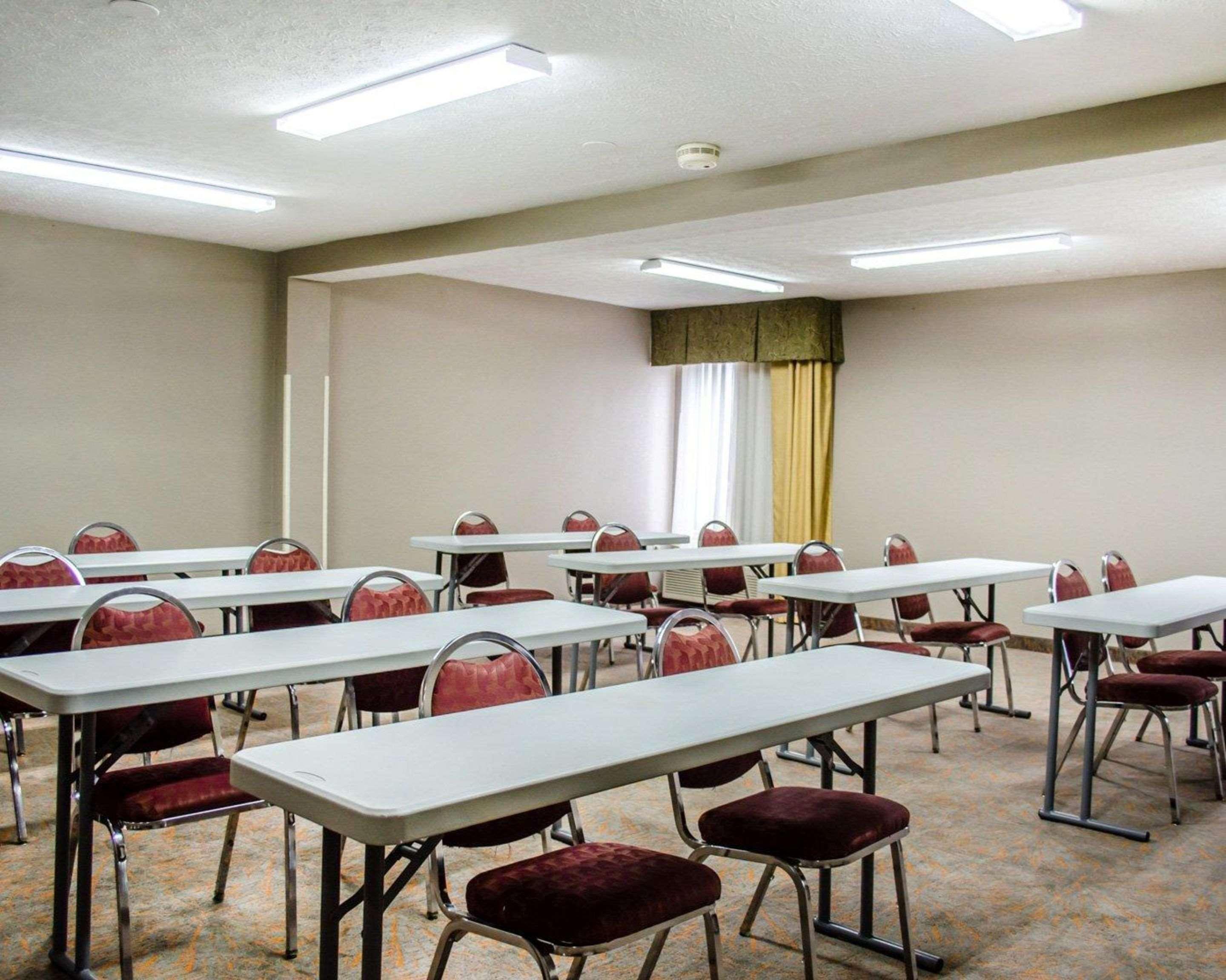 Quality Inn & Suites Medina - Akron West Buitenkant foto