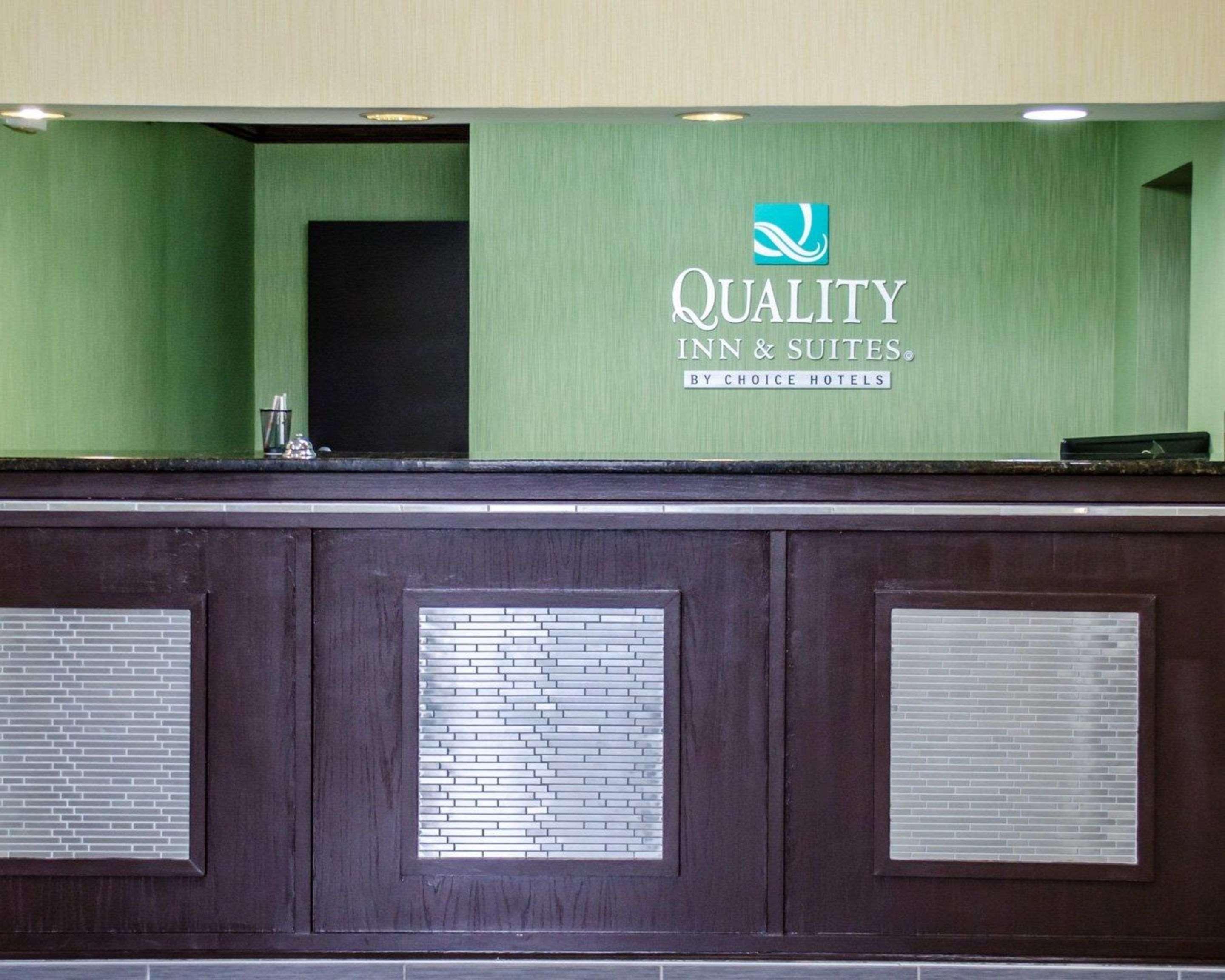 Quality Inn & Suites Medina - Akron West Buitenkant foto