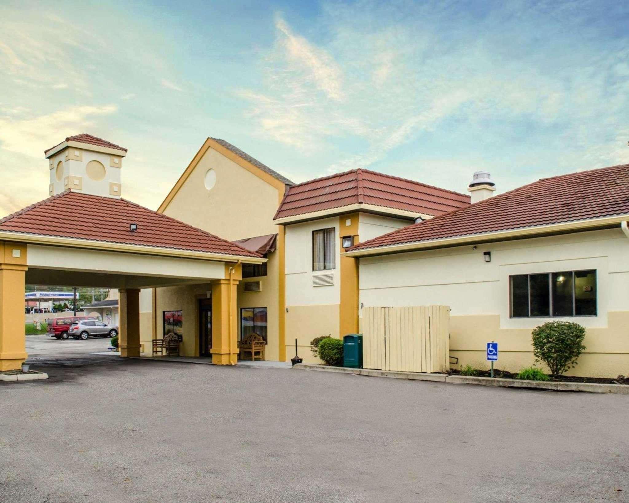 Quality Inn & Suites Medina - Akron West Buitenkant foto