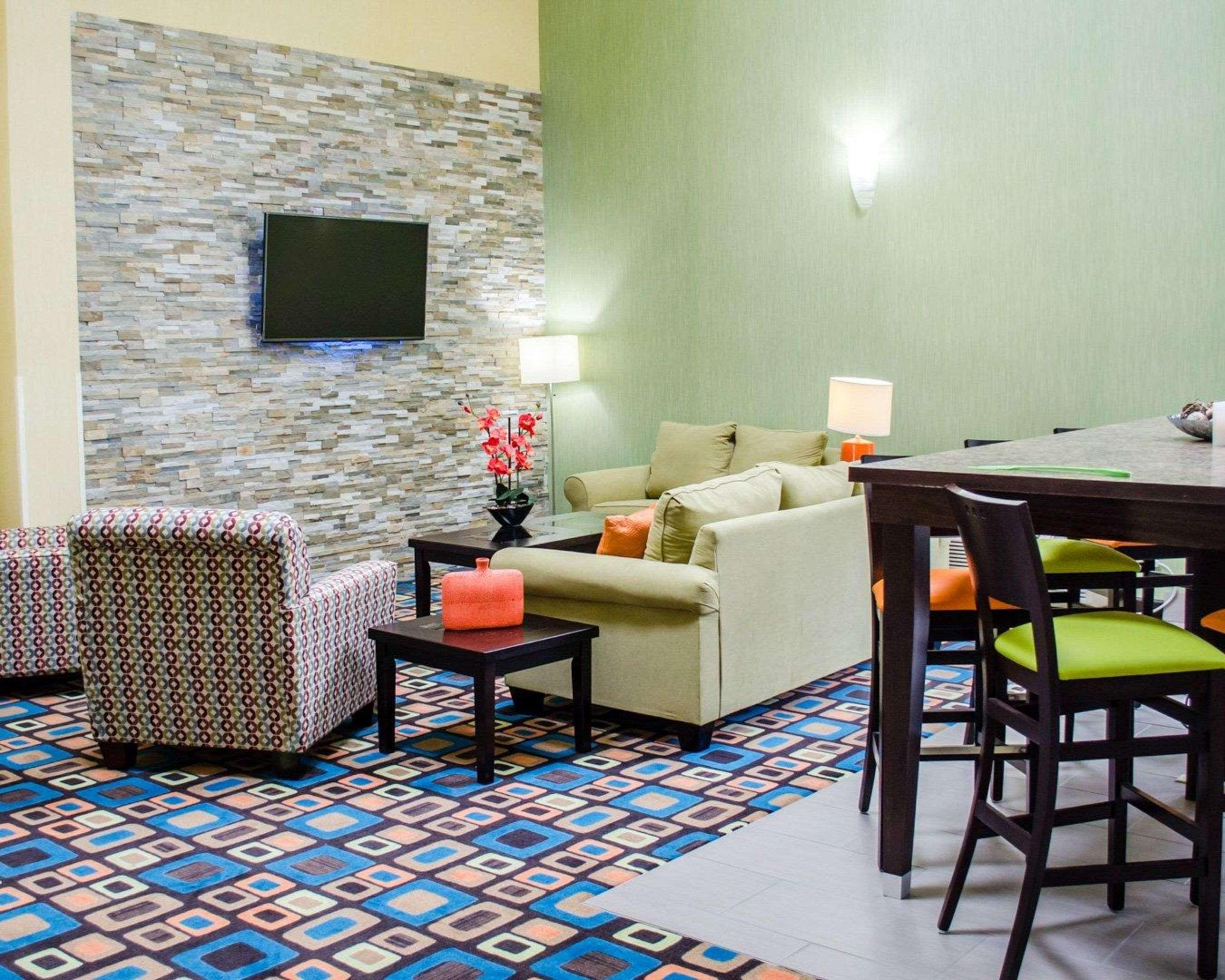 Quality Inn & Suites Medina - Akron West Buitenkant foto