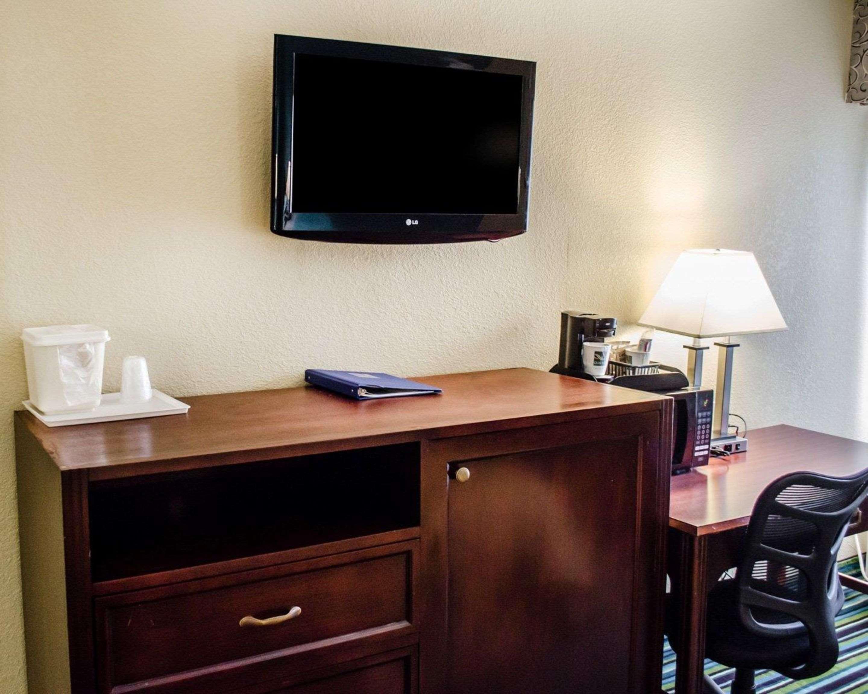 Quality Inn & Suites Medina - Akron West Buitenkant foto